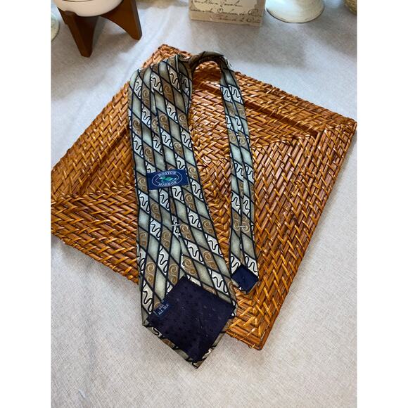 Boston Harbor Swirl Pattern Men’s Neck Tie All Silk Tie Dry Clean Only - Picture 3 of 6